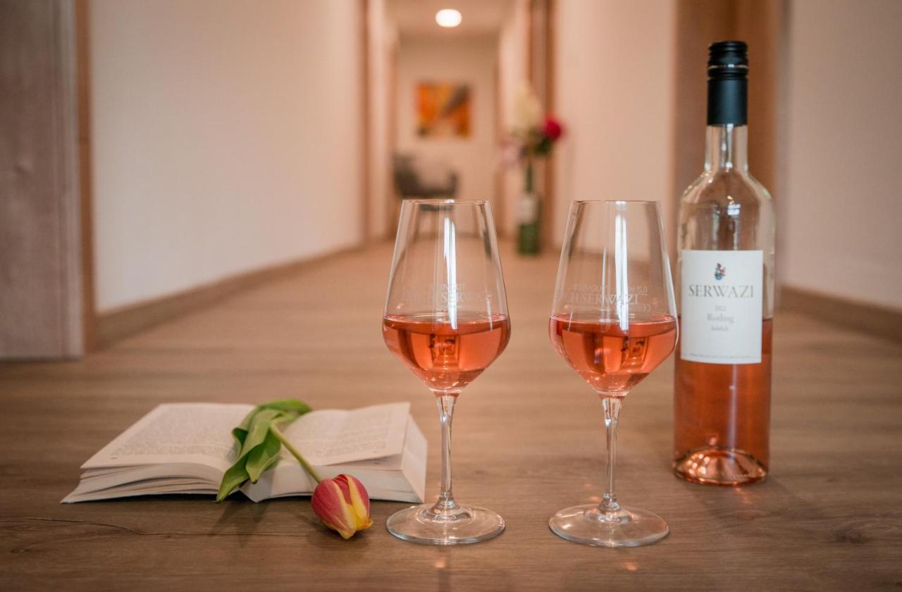 Weingut Erich Serwazi Mesenich Exterior foto