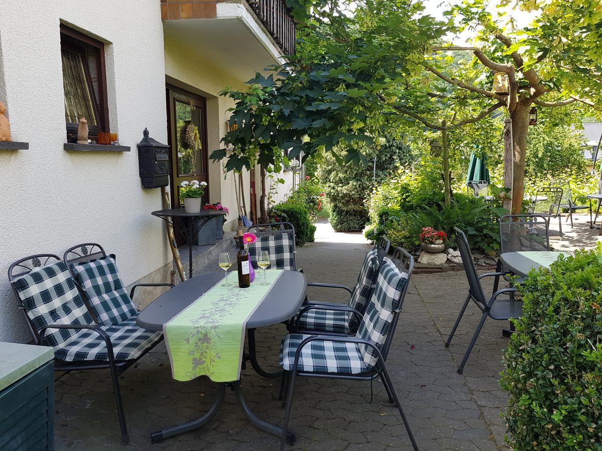 Weingut Erich Serwazi Mesenich Exterior foto