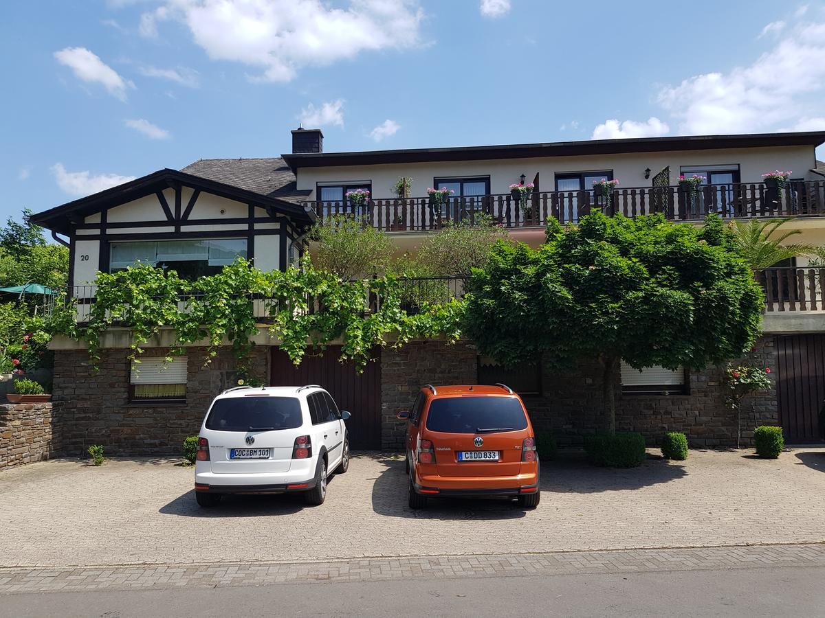 Weingut Erich Serwazi Mesenich Exterior foto