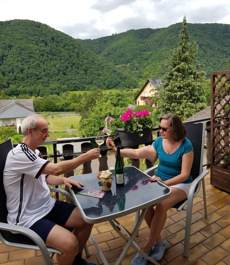Weingut Erich Serwazi Mesenich Exterior foto
