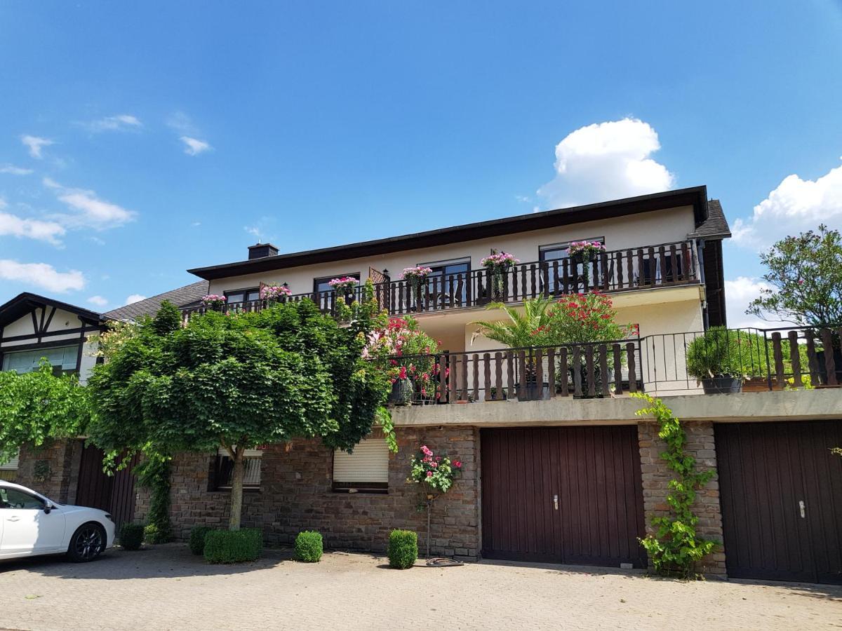 Weingut Erich Serwazi Mesenich Exterior foto